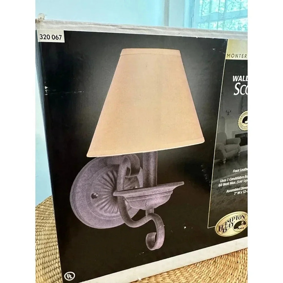 Hampton Bay Wall Mount Sconce - Picture 3 of 5